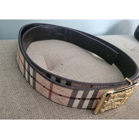 Burberry Reversible Belt w/ the check pattern - Picture 2 of 5